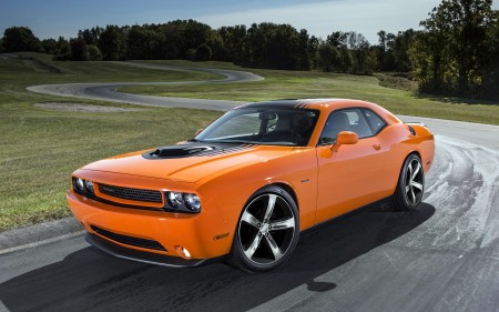 Papel de parede Dodge Challenger 2014 Laranja para download gratuito. Use no computador pc, mac, macbook, celular, smartphone, iPhone, onde quiser!