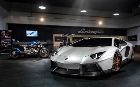 Papel de parede Lamborghini Aventador 2014 para download gratuito. Use no computador pc, mac, macbook, celular, smartphone, iPhone, onde quiser!
