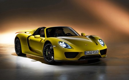 Papel de parede Porsche 918 Conversível Amarelo para download gratuito. Use no computador pc, mac, macbook, celular, smartphone, iPhone, onde quiser!