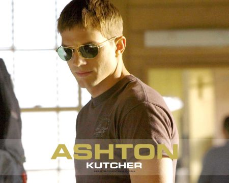 Papel de parede Ashton Kutcher – Sexy para download gratuito. Use no computador pc, mac, macbook, celular, smartphone, iPhone, onde quiser!