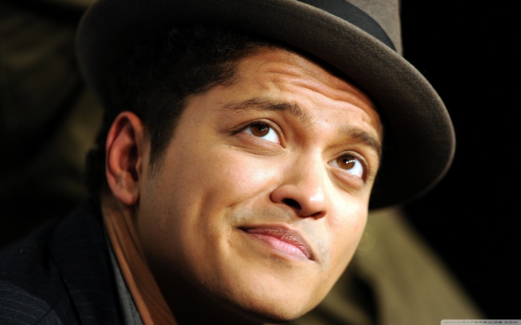 Papel de parede Bruno Mars: Rosto para download gratuito. Use no computador pc, mac, macbook, celular, smartphone, iPhone, onde quiser!