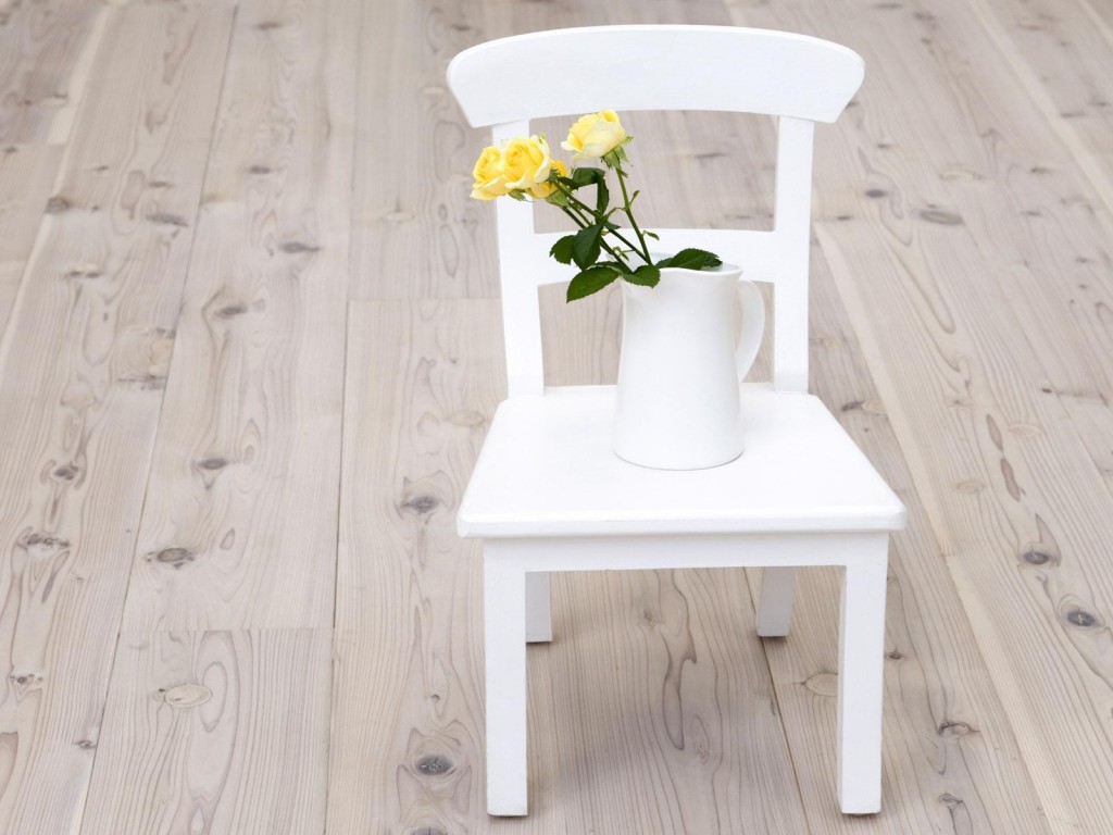 Papel de parede Cadeira – Vaso de Flor para download gratuito. Use no computador pc, mac, macbook, celular, smartphone, iPhone, onde quiser!
