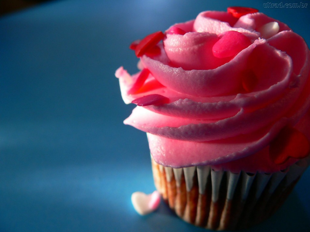 Papel de parede Cupcakes – Romântico para download gratuito. Use no computador pc, mac, macbook, celular, smartphone, iPhone, onde quiser!