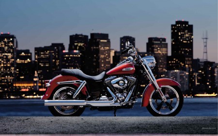 Papel de parede Harley-Davidson Dyna Switchback para download gratuito. Use no computador pc, mac, macbook, celular, smartphone, iPhone, onde quiser!