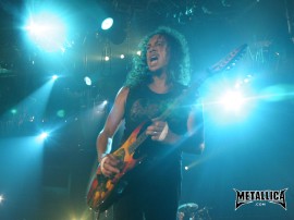 Papel de parede Metallica: Kirk Tocando Guitarra