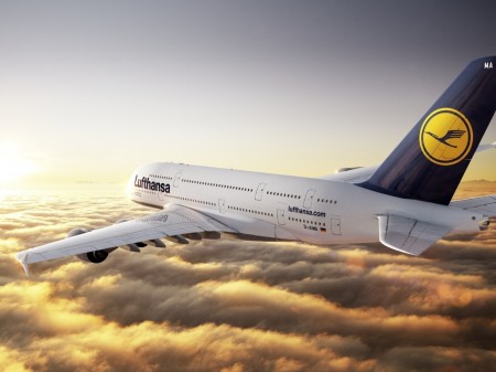 Papel de parede A380 Lufthansa 1 para download gratuito. Use no computador pc, mac, macbook, celular, smartphone, iPhone, onde quiser!