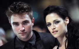 Papel de parede Atores Robert Pattinson e Kristen Stewart