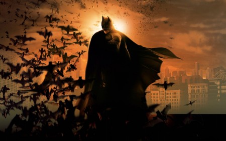 Papel de parede Batman Begins para download gratuito. Use no computador pc, mac, macbook, celular, smartphone, iPhone, onde quiser!