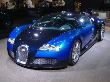 Papel de parede Bugati Veyron em Exposição para download gratuito. Use no computador pc, mac, macbook, celular, smartphone, iPhone, onde quiser!