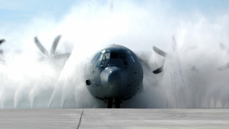 Papel de parede C-130J Hercules para download gratuito. Use no computador pc, mac, macbook, celular, smartphone, iPhone, onde quiser!