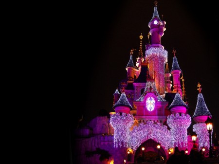 Papel de parede Castelo da Disney a Noite para download gratuito. Use no computador pc, mac, macbook, celular, smartphone, iPhone, onde quiser!