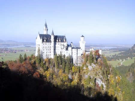 Papel de parede Castelo de Neuschwanstein para download gratuito. Use no computador pc, mac, macbook, celular, smartphone, iPhone, onde quiser!