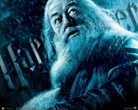 Papel de parede Dumbledore para download gratuito. Use no computador pc, mac, macbook, celular, smartphone, iPhone, onde quiser!