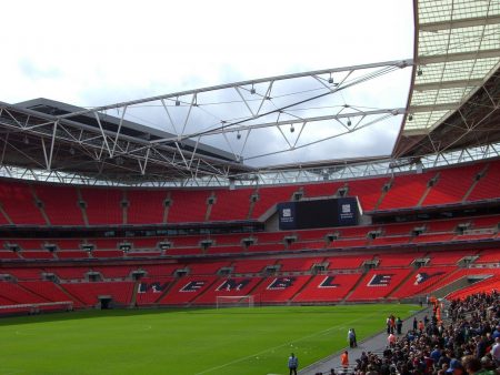 Papel de parede Estádio de Wembley para download gratuito. Use no computador pc, mac, macbook, celular, smartphone, iPhone, onde quiser!