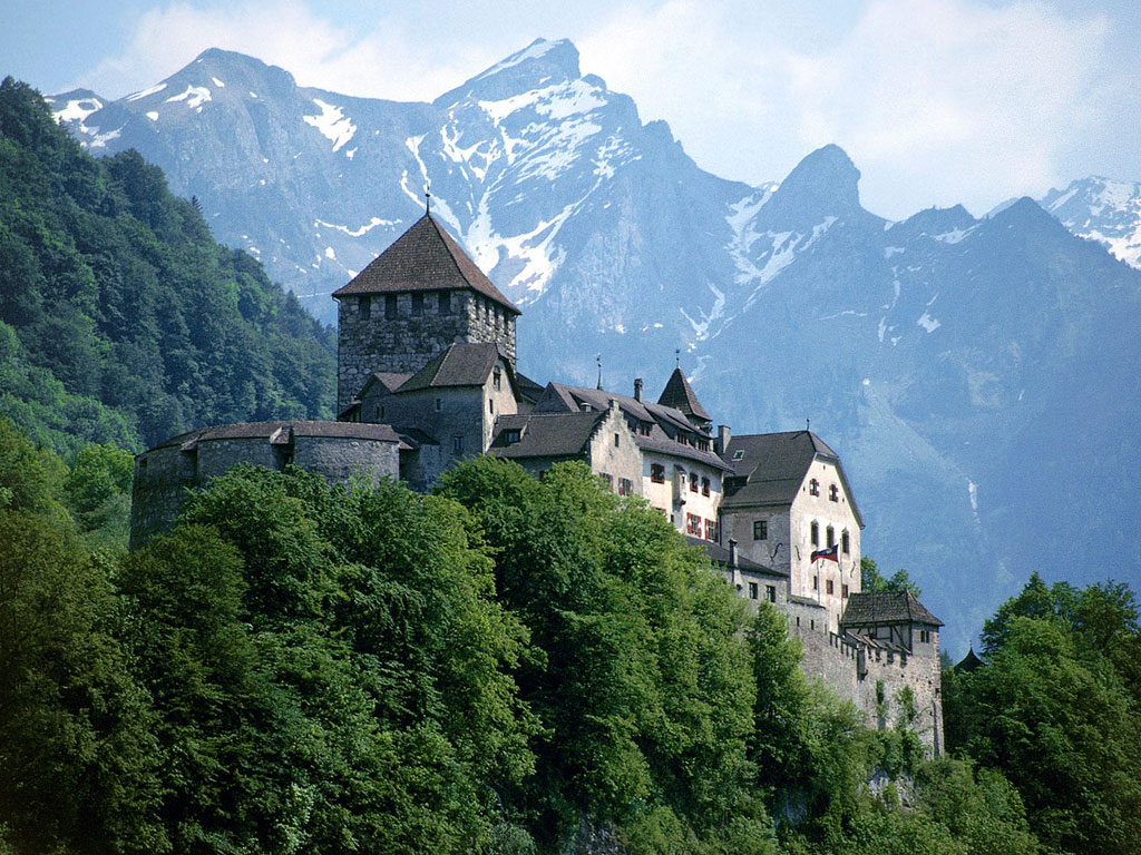 Papel de parede Europa: Castelo no Monte para download gratuito. Use no computador pc, mac, macbook, celular, smartphone, iPhone, onde quiser!