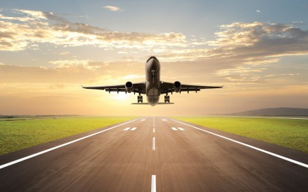 Papel de parede Avião Decolando para download gratuito. Use no computador pc, mac, macbook, celular, smartphone, iPhone, onde quiser!