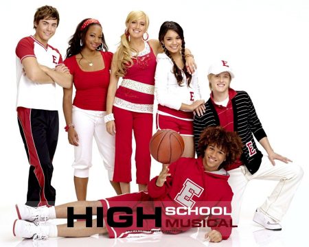 Papel de parede High School Musical #10 para download gratuito. Use no computador pc, mac, macbook, celular, smartphone, iPhone, onde quiser!