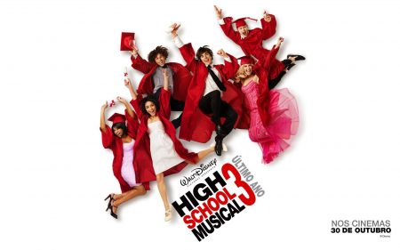 Papel de parede High School Musical 3 para download gratuito. Use no computador pc, mac, macbook, celular, smartphone, iPhone, onde quiser!