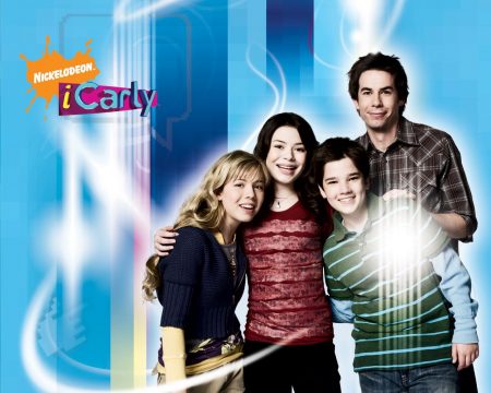 Papel de parede iCarly – Carly e seus amigos para download gratuito. Use no computador pc, mac, macbook, celular, smartphone, iPhone, onde quiser!