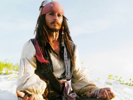 Papel de parede Jack Sparrow – Johnny Depp para download gratuito. Use no computador pc, mac, macbook, celular, smartphone, iPhone, onde quiser!
