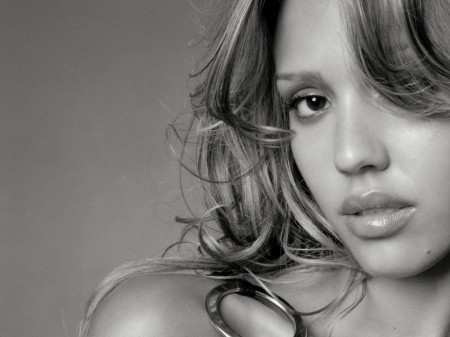 Papel de parede Jessica Alba para download gratuito. Use no computador pc, mac, macbook, celular, smartphone, iPhone, onde quiser!