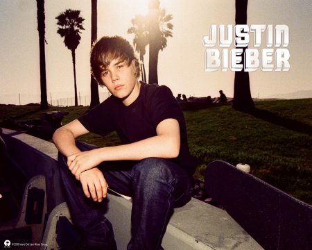 Papel de parede Justin Bieber – Bonito para download gratuito. Use no computador pc, mac, macbook, celular, smartphone, iPhone, onde quiser!
