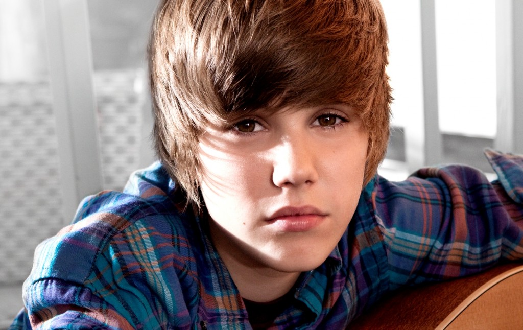 Papel de parede Justin Bieber para download gratuito. Use no computador pc, mac, macbook, celular, smartphone, iPhone, onde quiser!