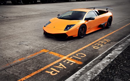 Papel de parede Lamborghini Murciélago LP670 Amarela para download gratuito. Use no computador pc, mac, macbook, celular, smartphone, iPhone, onde quiser!