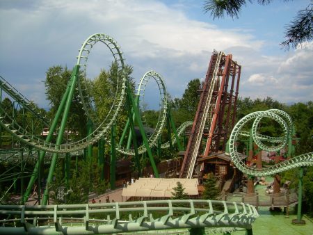 Papel de parede Montanha Russa2,Parque de Gardaland, Italia para download gratuito. Use no computador pc, mac, macbook, celular, smartphone, iPhone, onde quiser!