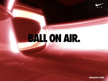 Papel de parede Nike – Ball On Air para download gratuito. Use no computador pc, mac, macbook, celular, smartphone, iPhone, onde quiser!