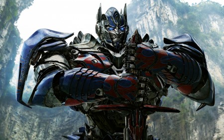 Papel de parede Transformers 4: Optimus Prime e sua Espada para download gratuito. Use no computador pc, mac, macbook, celular, smartphone, iPhone, onde quiser!