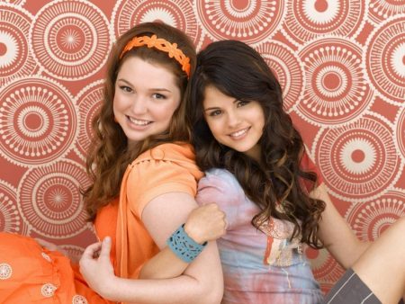 Papel de parede Os Feiticeiros de Waverly Place – Amigas para download gratuito. Use no computador pc, mac, macbook, celular, smartphone, iPhone, onde quiser!