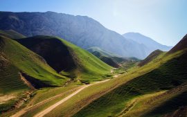 Papel de parede Montanhas verdes no Afeganistão