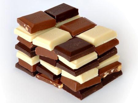 Papel de parede Quadradinhos de Chocolate para download gratuito. Use no computador pc, mac, macbook, celular, smartphone, iPhone, onde quiser!