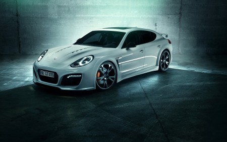 Papel de parede Porsche Panamera Turbo para download gratuito. Use no computador pc, mac, macbook, celular, smartphone, iPhone, onde quiser!