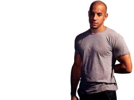 Papel de parede Vin Diesel para download gratuito. Use no computador pc, mac, macbook, celular, smartphone, iPhone, onde quiser!